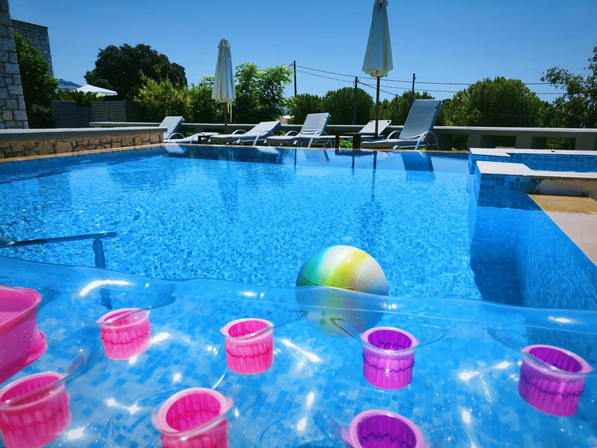 Villa Costamare - Enjoy Lazy Days On The Private Pool-Jacuzzi Pefki Buitenkant foto